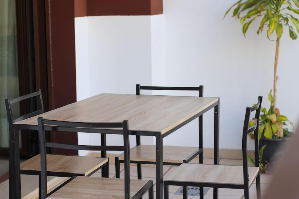 Oasis In Estepona With Parking 5Min From The Beach Buitenkant foto