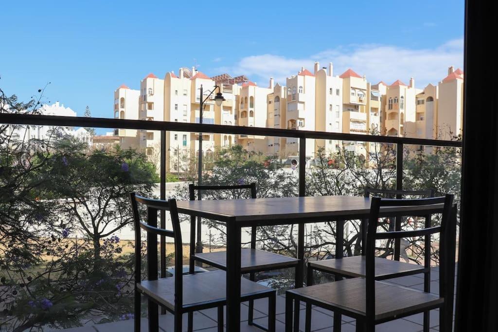 Oasis In Estepona With Parking 5Min From The Beach Buitenkant foto